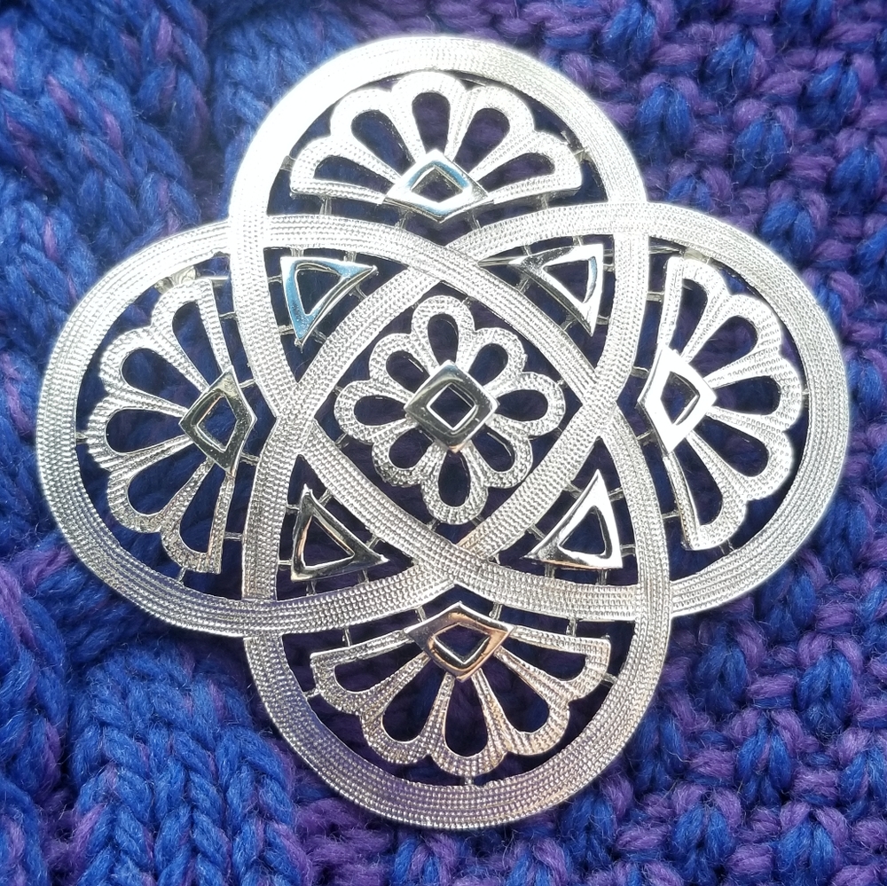 Vintage Crown Trifari Brooch infinity knot silver tone pin lace lacy pin